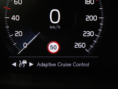 Volvo V90 2.0 B4 R-Design