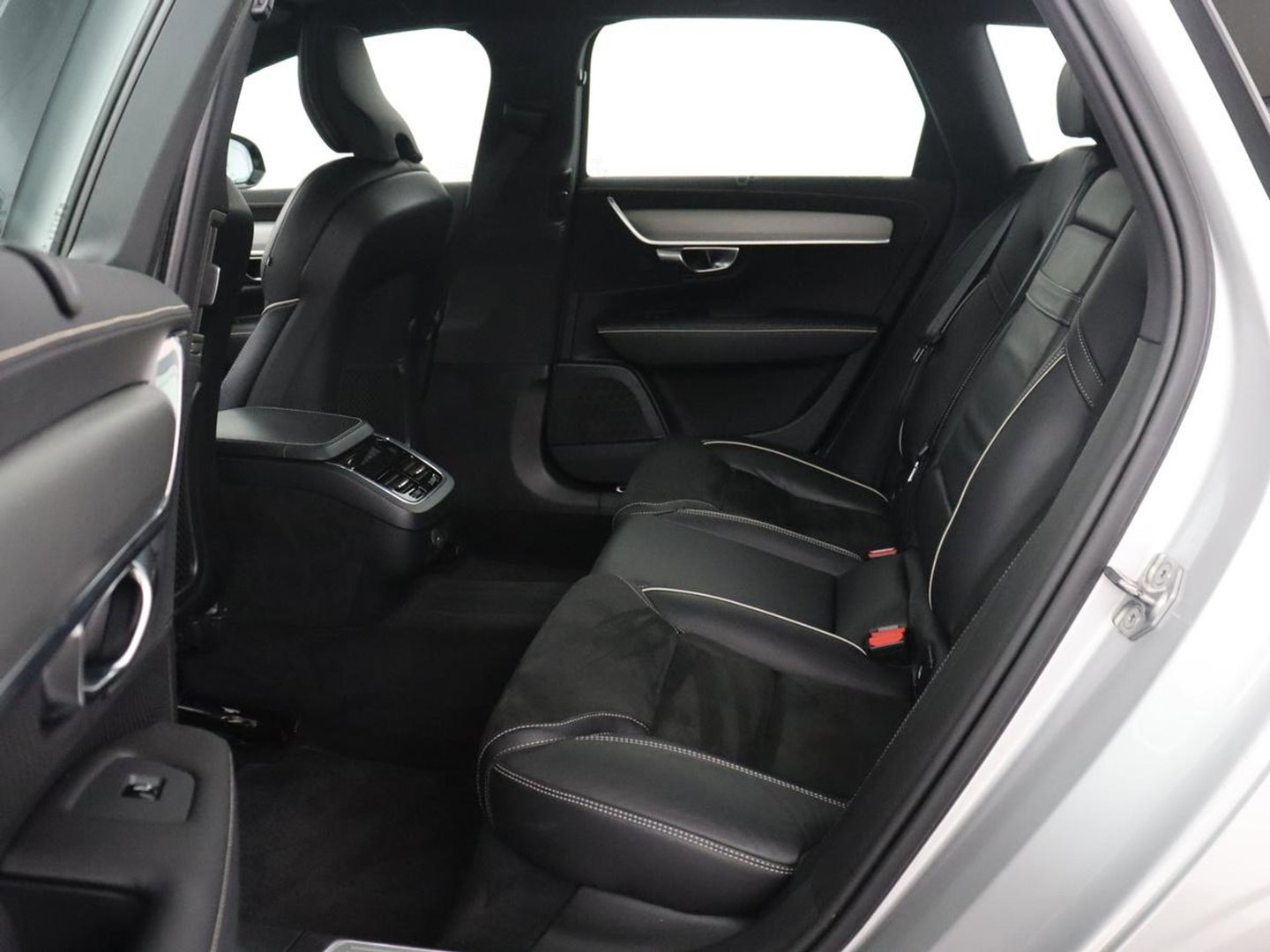 Volvo V90 2.0 B4 R-Design