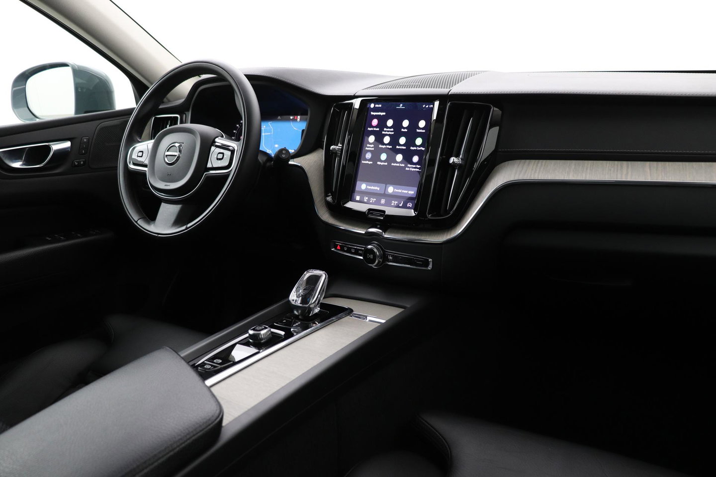 Volvo XC60 T6 Plug-in hybrid Inscription | Trekhaak | Panoramadak | Harman/Kardon | Head-up | Keyless