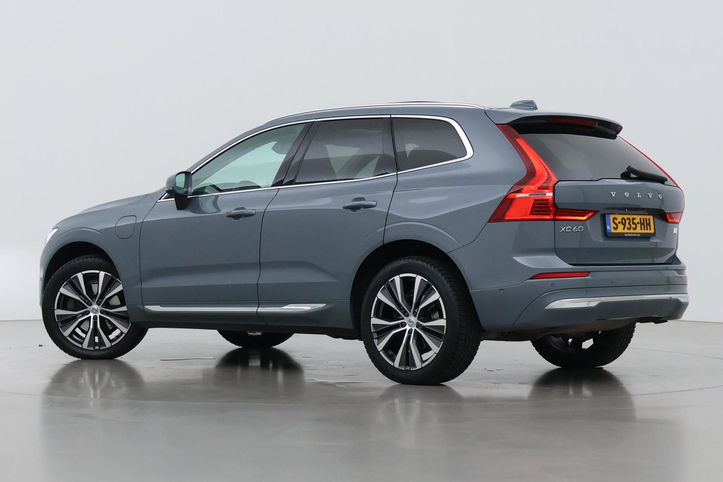 Volvo XC60 T6 Plug-in hybrid Inscription | Trekhaak | Panoramadak | Harman/Kardon | Head-up | Keyless