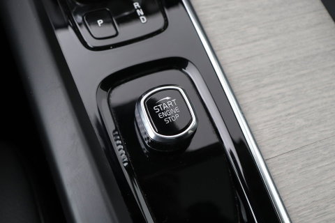 Volvo XC60 T6 Plug-in hybrid Inscription | Trekhaak | Panoramadak | Harman/Kardon | Head-up | Keyless