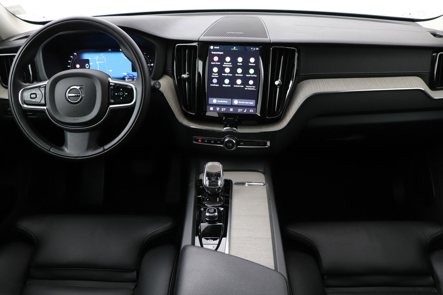 Volvo XC60 T6 Plug-in hybrid Inscription | Trekhaak | Panoramadak | Harman/Kardon | Head-up | Keyless