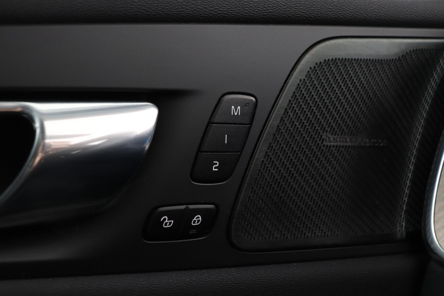 Volvo XC60 T6 Plug-in hybrid Inscription | Trekhaak | Panoramadak | Harman/Kardon | Head-up | Keyless
