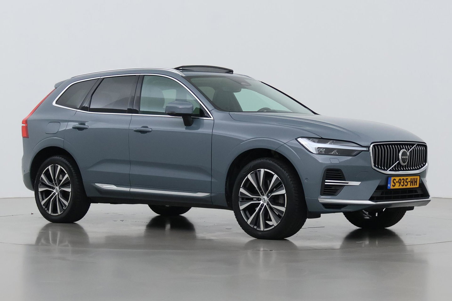 Volvo XC60 T6 Plug-in hybrid Inscription | Trekhaak | Panoramadak | Harman/Kardon | Head-up | Keyless