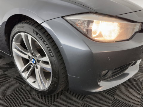 BMW 3-serie 320i Executive Sport-Line Aut. *LEATHER | SPORTSEATS | NAVI-FULLMAP | ECC | PDC | CRUISE | CARPLAY | SHADOW-LINE | PRIVACY-GLASS | 18''ALU*