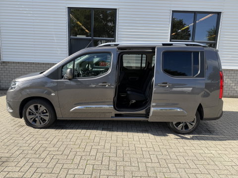 Toyota ProAce CITY Verso 1.2 Turbo 130pk Active Long 7 persoons / rolstoel lift / vaste prijs rijklaar € 24.950 marge / lease vanaf € 407 / automaat / camera / grijs metallic / dubbele schuifdeur / euro 6