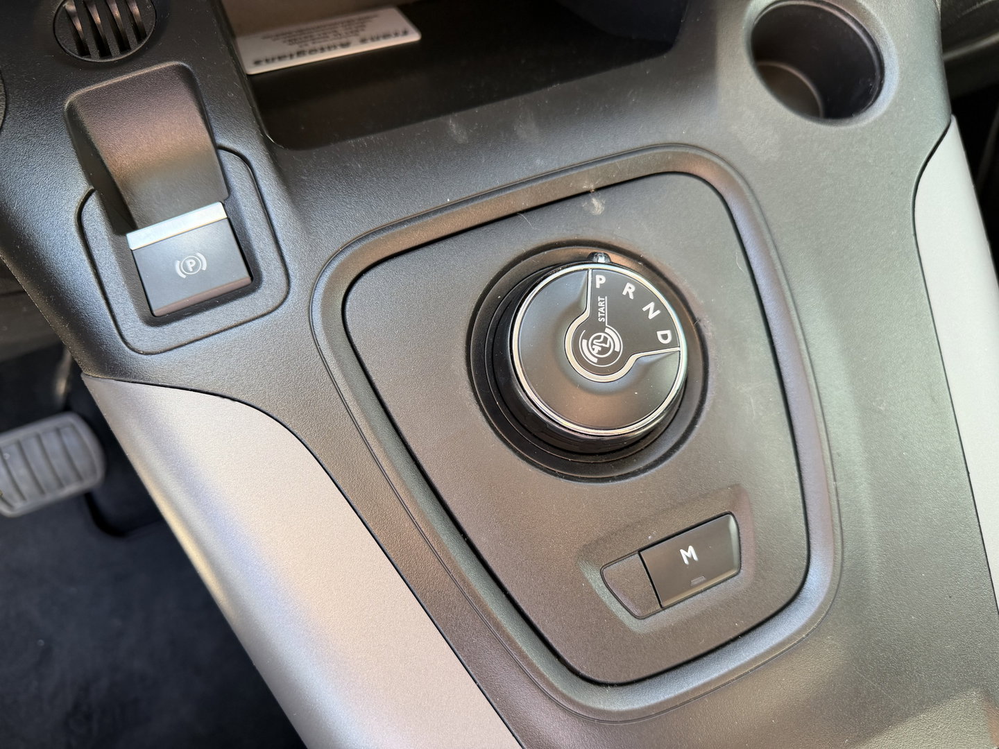 Toyota ProAce CITY Verso 1.2 Turbo 130pk Active Long 7 persoons / rolstoel lift / vaste prijs rijklaar € 24.950 marge / lease vanaf € 407 / automaat / camera / grijs metallic / dubbele schuifdeur / euro 6