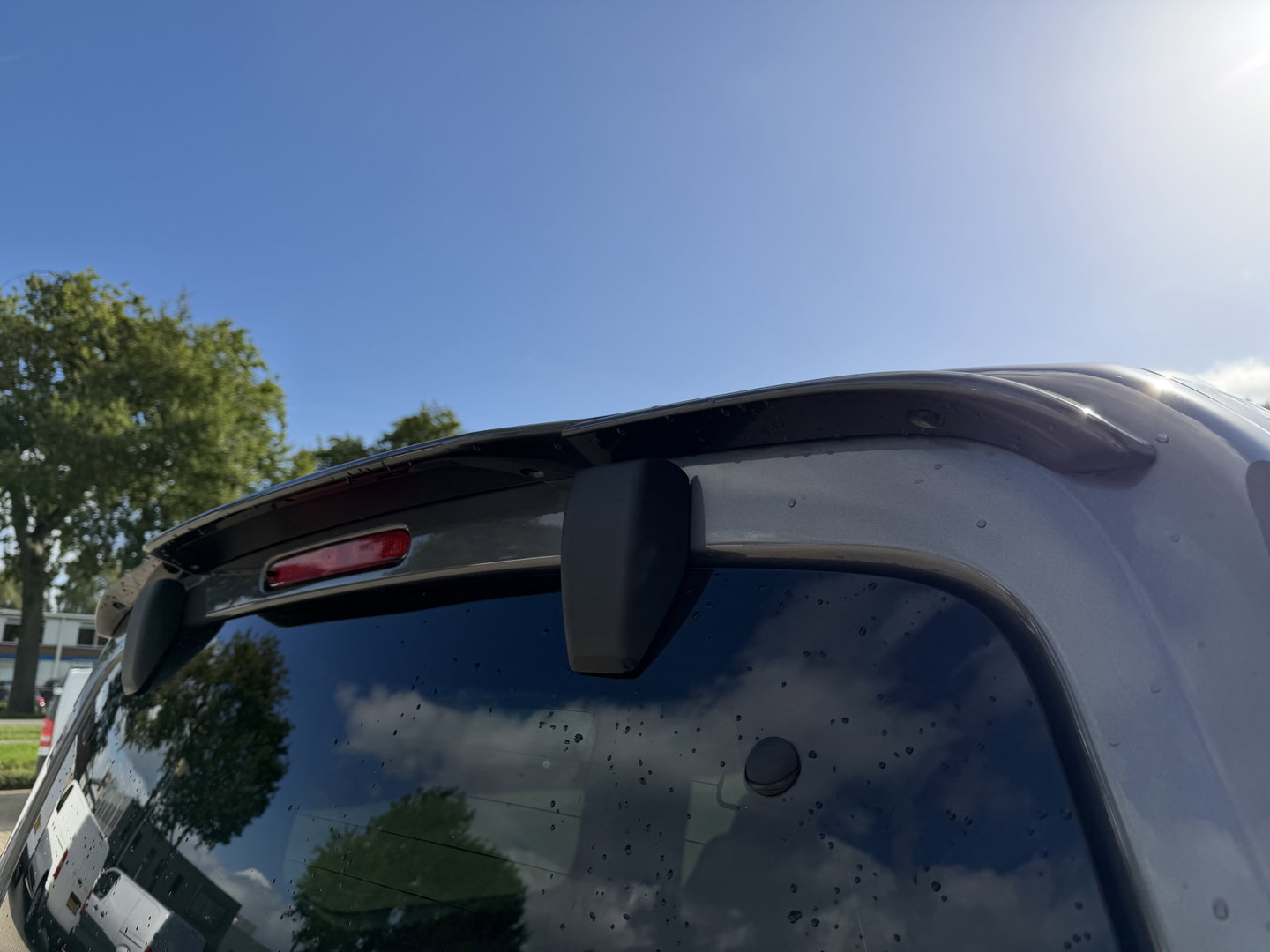 Toyota ProAce CITY Verso 1.2 Turbo 130pk Active Long 7 persoons / rolstoel lift / vaste prijs rijklaar € 24.950 marge / lease vanaf € 407 / automaat / camera / grijs metallic / dubbele schuifdeur / euro 6