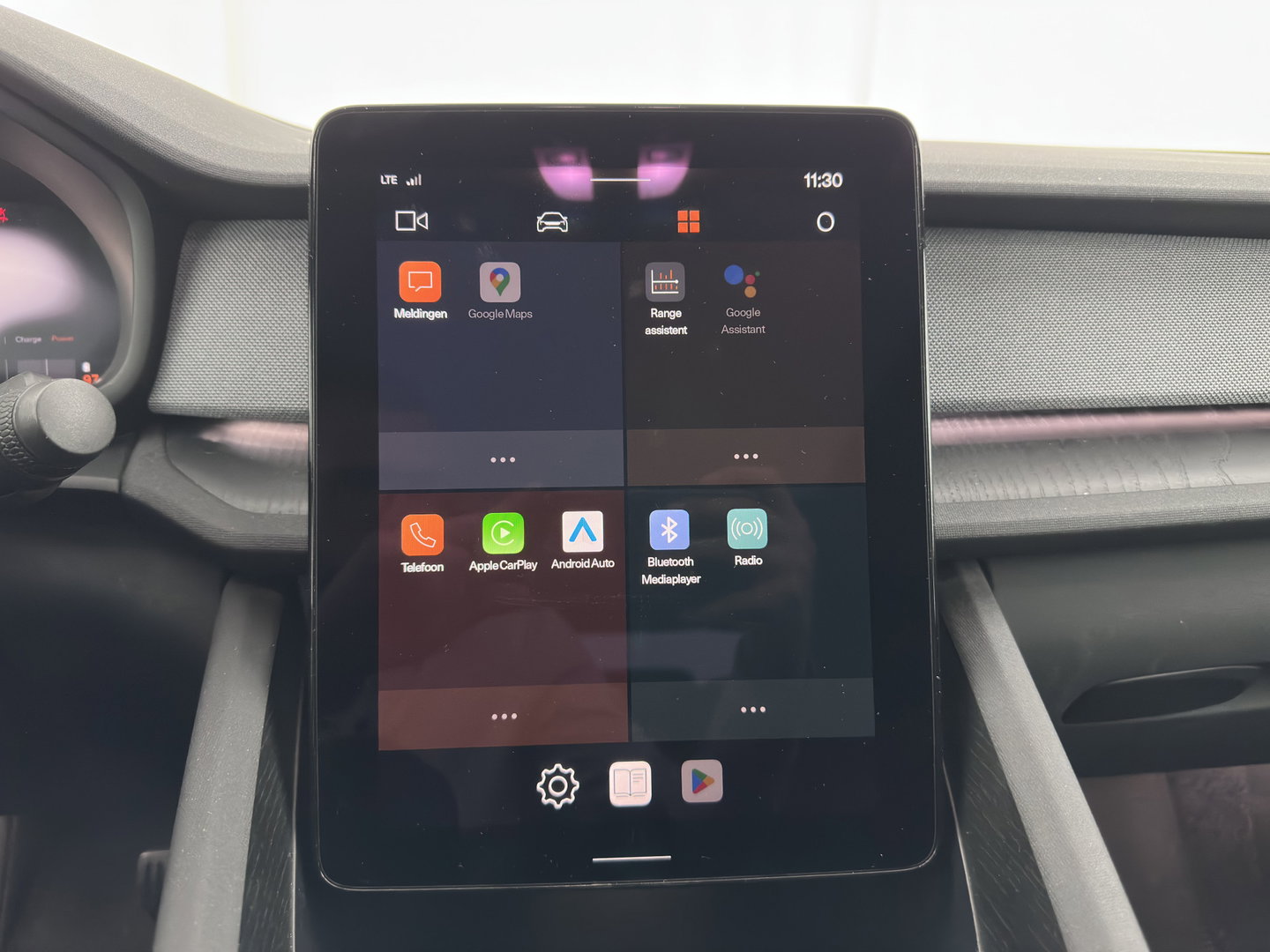 Polestar 2 Long Range Dual Motor 78 kWh [ 3-Fase-11kW] {SOH-88%} (INCL-BTW) Aut. *PANO | FULL-LED | MEMORY-PACK | CAMERA | KEYLESS | LANE-ASSIST | DIGI-COCKPIT | CARPLAY | DAB+ | HEATED-COMFORTSEATS | CRUISE | TOWBAR | 20''ALU*