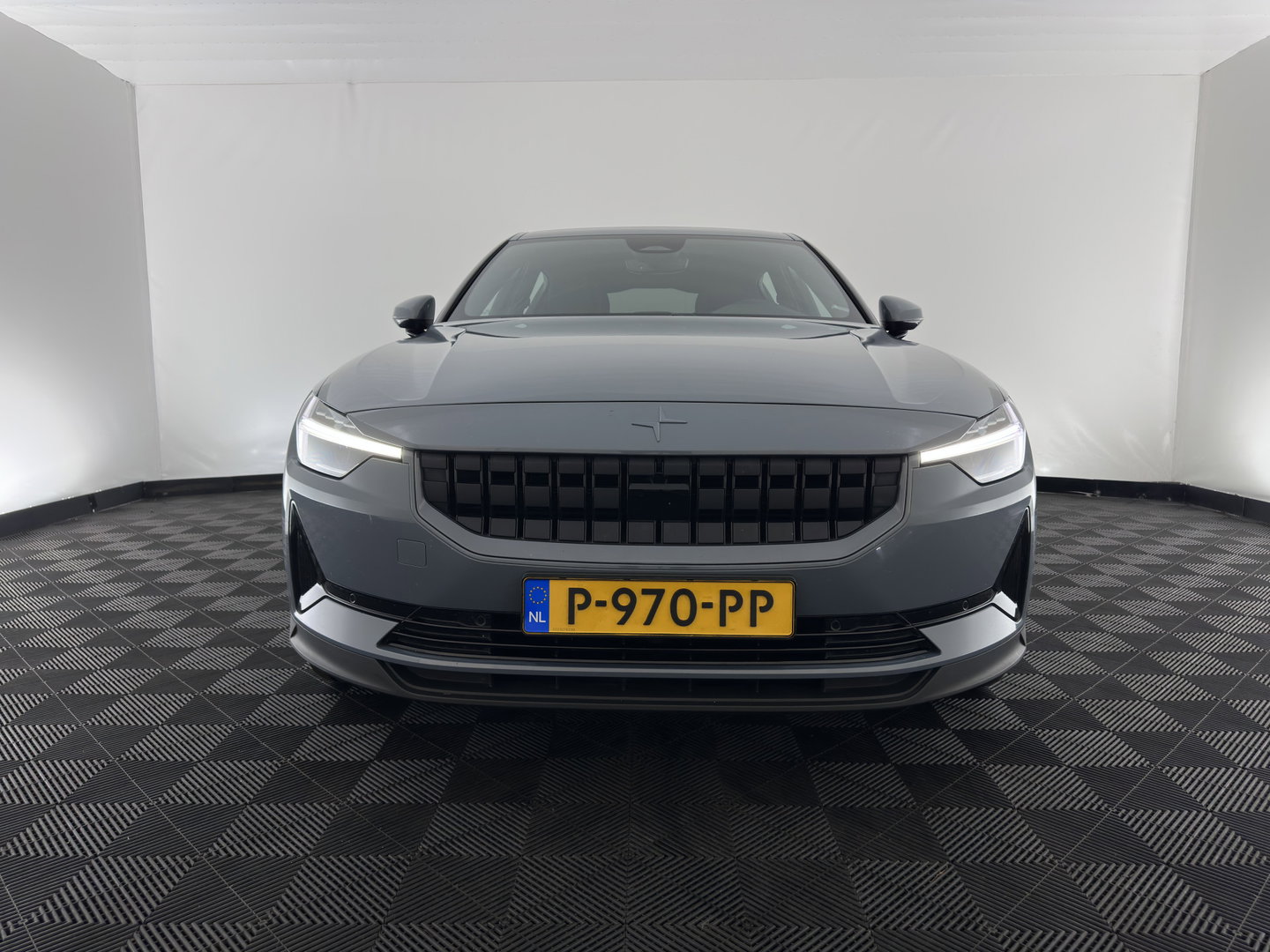 Polestar 2 Long Range Dual Motor 78 kWh [ 3-Fase-11kW] {SOH-88%} (INCL-BTW) Aut. *PANO | FULL-LED | MEMORY-PACK | CAMERA | KEYLESS | LANE-ASSIST | DIGI-COCKPIT | CARPLAY | DAB+ | HEATED-COMFORTSEATS | CRUISE | TOWBAR | 20''ALU*