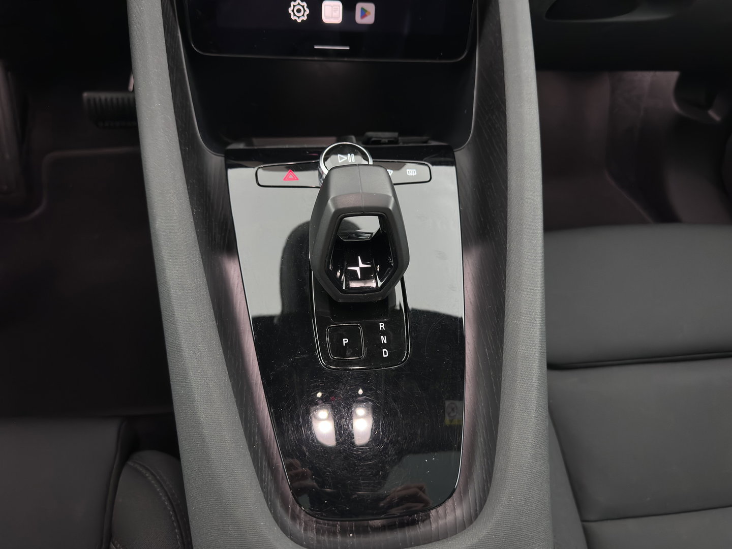 Polestar 2 Long Range Dual Motor 78 kWh [ 3-Fase-11kW] {SOH-88%} (INCL-BTW) Aut. *PANO | FULL-LED | MEMORY-PACK | CAMERA | KEYLESS | LANE-ASSIST | DIGI-COCKPIT | CARPLAY | DAB+ | HEATED-COMFORTSEATS | CRUISE | TOWBAR | 20''ALU*