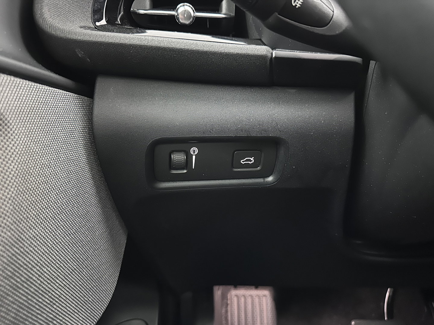 Polestar 2 Long Range Dual Motor 78 kWh [ 3-Fase-11kW] {SOH-88%} (INCL-BTW) Aut. *PANO | FULL-LED | MEMORY-PACK | CAMERA | KEYLESS | LANE-ASSIST | DIGI-COCKPIT | CARPLAY | DAB+ | HEATED-COMFORTSEATS | CRUISE | TOWBAR | 20''ALU*