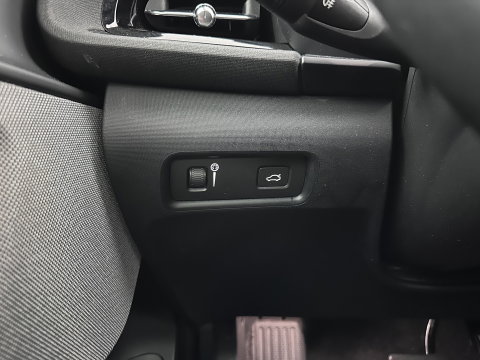 Polestar 2 Long Range Dual Motor 78 kWh [ 3-Fase-11kW] {SOH-88%} (INCL-BTW) Aut. *PANO | FULL-LED | MEMORY-PACK | CAMERA | KEYLESS | LANE-ASSIST | DIGI-COCKPIT | CARPLAY | DAB+ | HEATED-COMFORTSEATS | CRUISE | TOWBAR | 20''ALU*