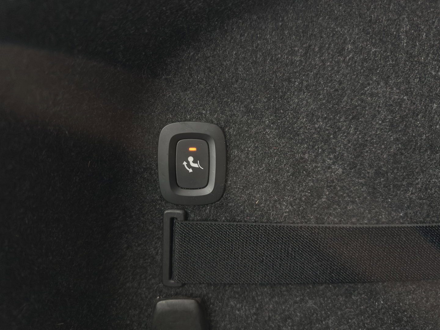Polestar 2 Long Range Dual Motor 78 kWh [ 3-Fase-11kW] {SOH-88%} (INCL-BTW) Aut. *PANO | FULL-LED | MEMORY-PACK | CAMERA | KEYLESS | LANE-ASSIST | DIGI-COCKPIT | CARPLAY | DAB+ | HEATED-COMFORTSEATS | CRUISE | TOWBAR | 20''ALU*