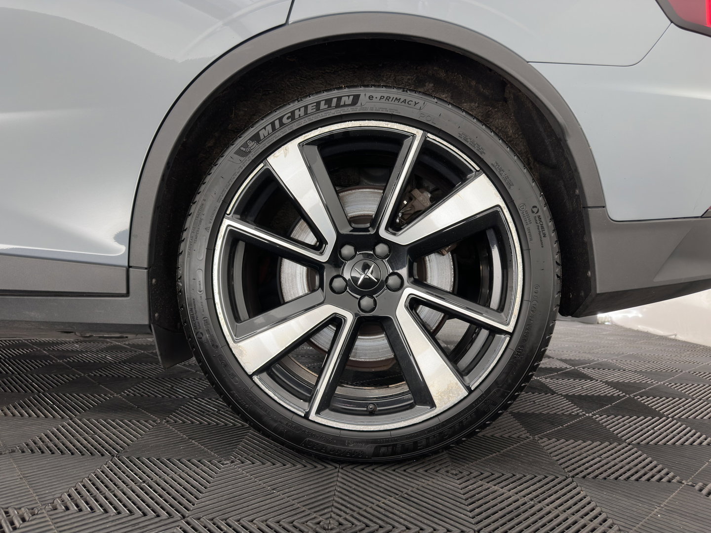 Polestar 2 Long Range Dual Motor 78 kWh [ 3-Fase-11kW] {SOH-88%} (INCL-BTW) Aut. *PANO | FULL-LED | MEMORY-PACK | CAMERA | KEYLESS | LANE-ASSIST | DIGI-COCKPIT | CARPLAY | DAB+ | HEATED-COMFORTSEATS | CRUISE | TOWBAR | 20''ALU*