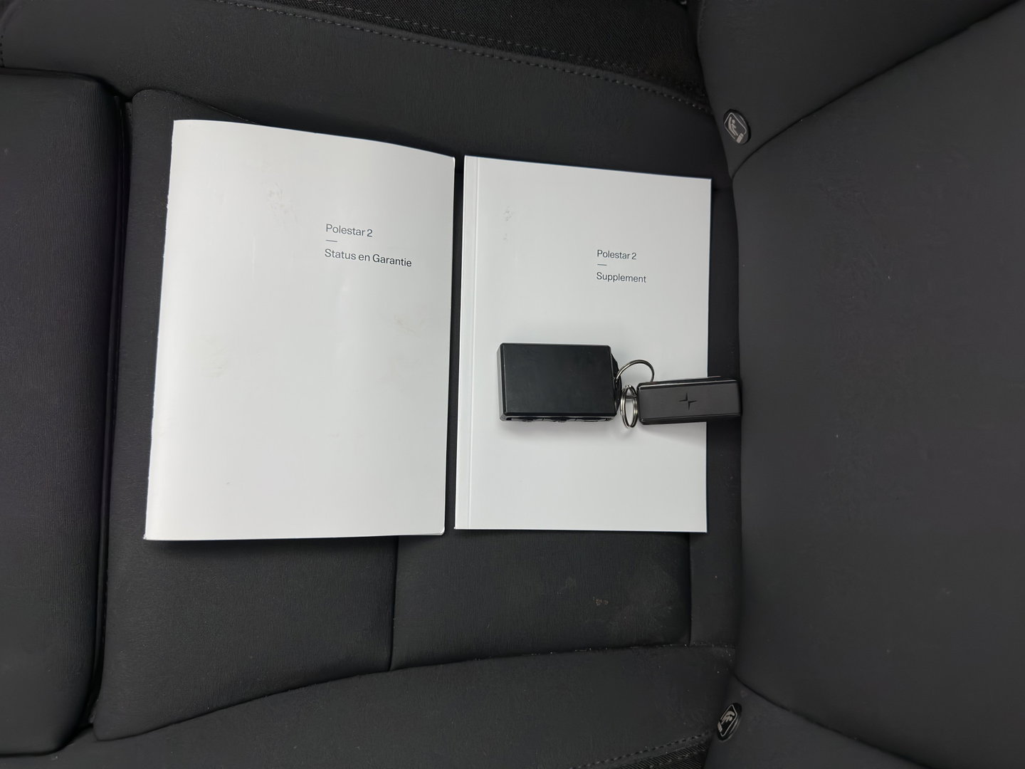 Polestar 2 Long Range Dual Motor 78 kWh [ 3-Fase-11kW] {SOH-88%} (INCL-BTW) Aut. *PANO | FULL-LED | MEMORY-PACK | CAMERA | KEYLESS | LANE-ASSIST | DIGI-COCKPIT | CARPLAY | DAB+ | HEATED-COMFORTSEATS | CRUISE | TOWBAR | 20''ALU*