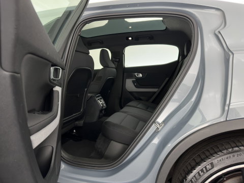 Polestar 2 Long Range Dual Motor 78 kWh [ 3-Fase-11kW] {SOH-88%} (INCL-BTW) Aut. *PANO | FULL-LED | MEMORY-PACK | CAMERA | KEYLESS | LANE-ASSIST | DIGI-COCKPIT | CARPLAY | DAB+ | HEATED-COMFORTSEATS | CRUISE | TOWBAR | 20''ALU*