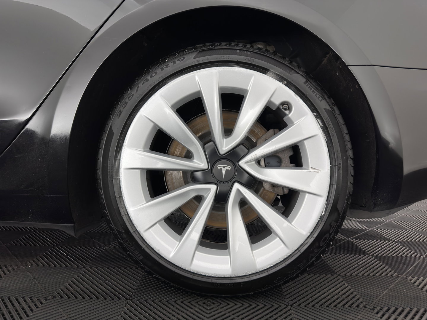 Tesla Model 3 RWD 60 kWh [ 3-Fase-11kW ] {SoH-88%} (INCL-BTW) Aut. *PANO | LEATHER | KEYLESS | FULL-LED | MEMORY-PACK | TOPVIEW | DAB | CARPLAY | DIGI-COCKPIT | LANE-ASSIST | HEATED-COMFORTSEATS | AUTOPILOT | 19"ALU*