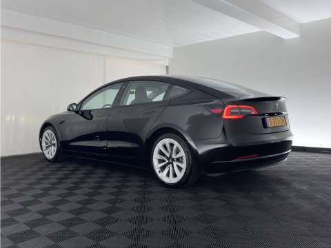 Tesla Model 3 RWD 60 kWh [ 3-Fase-11kW ] {SoH-88%} (INCL-BTW) Aut. *PANO | LEATHER | KEYLESS | FULL-LED | MEMORY-PACK | TOPVIEW | DAB | CARPLAY | DIGI-COCKPIT | LANE-ASSIST | HEATED-COMFORTSEATS | AUTOPILOT | 19"ALU*
