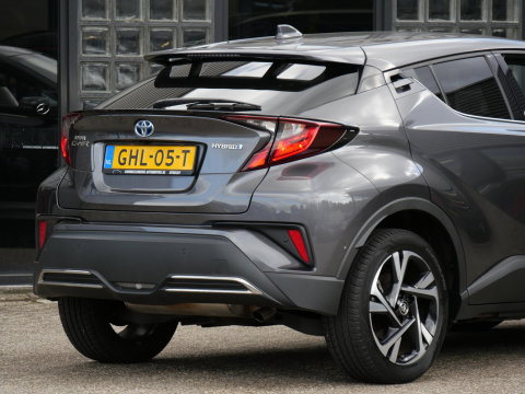 Toyota C-HR 2.0 HYBRID 185PK/ PDC V+A/ BLINDSPOT/ WINTER PAKKET/ ALL-SEASON BANDEN