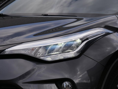 Toyota C-HR 2.0 HYBRID 185PK/ PDC V+A/ BLINDSPOT/ WINTER PAKKET/ ALL-SEASON BANDEN