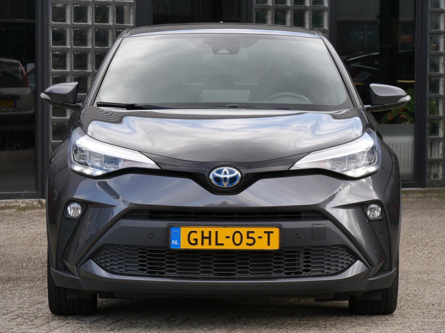 Toyota C-HR 2.0 HYBRID 185PK/ PDC V+A/ BLINDSPOT/ WINTER PAKKET/ ALL-SEASON BANDEN