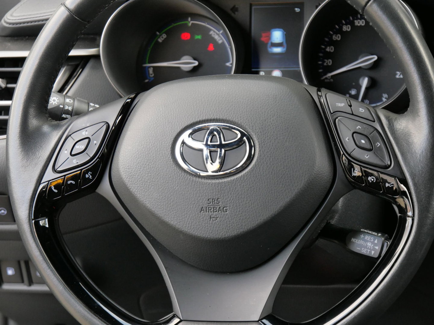 Toyota C-HR 2.0 HYBRID 185PK/ PDC V+A/ BLINDSPOT/ WINTER PAKKET/ ALL-SEASON BANDEN