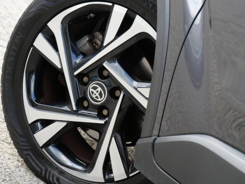 Toyota C-HR 2.0 HYBRID 185PK/ PDC V+A/ BLINDSPOT/ WINTER PAKKET/ ALL-SEASON BANDEN