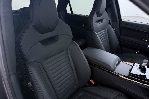 Land Rover Range Rover Sport 3.0 P550e Autobiography PHEV | Performance-voorstoelen | Black Pack | Massage | Meridian Surround | Koelbox | ClearSight | Trekhaak | 23 Inch