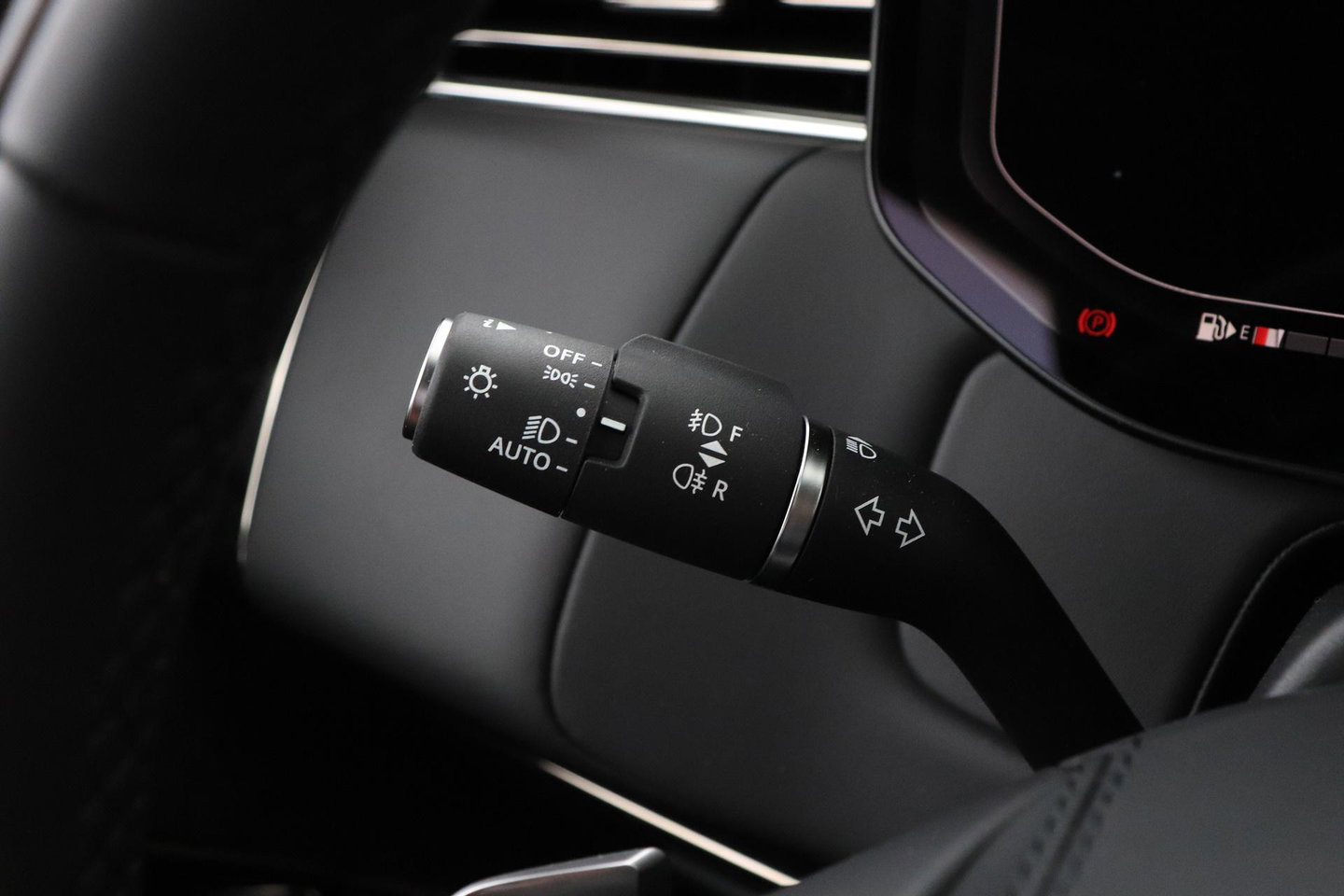 Land Rover Range Rover Sport 3.0 P550e Autobiography PHEV | Performance-voorstoelen | Black Pack | Massage | Meridian Surround | Koelbox | ClearSight | Trekhaak | 23 Inch