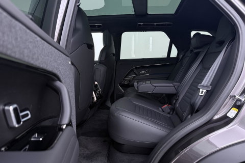 Land Rover Range Rover Sport 3.0 P550e Autobiography PHEV | Performance-voorstoelen | Black Pack | Massage | Meridian Surround | Koelbox | ClearSight | Trekhaak | 23 Inch