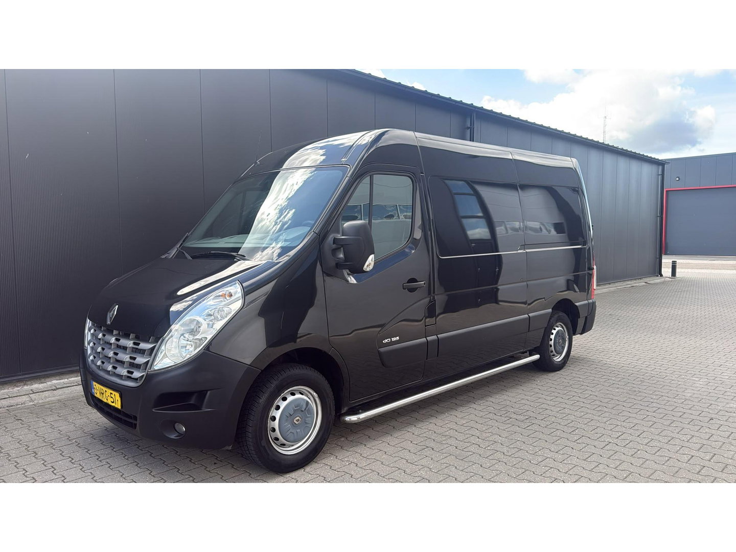 Renault Master T35 2.3 dCi L2H2 AIRCO ZWART