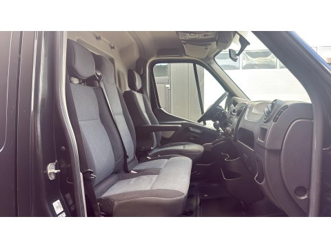 Renault Master T35 2.3 dCi L2H2 AIRCO ZWART