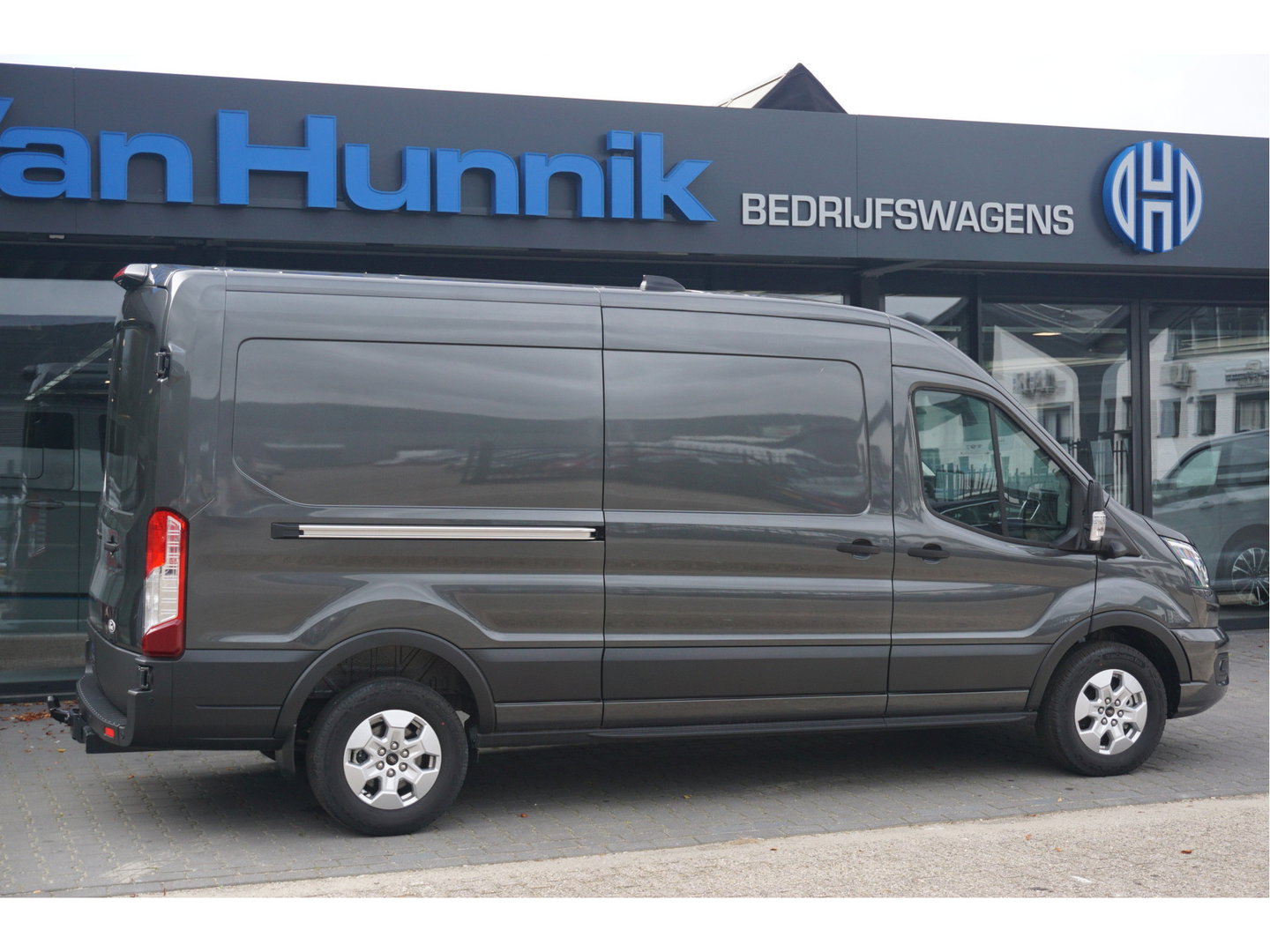 Ford Transit 350L L3H2 Limited AUT-10 RWD 165PK BPM VRIJ 3.5T Trekhaak, Navi, Adap. Cruise, 360° Cam!! NR. A193