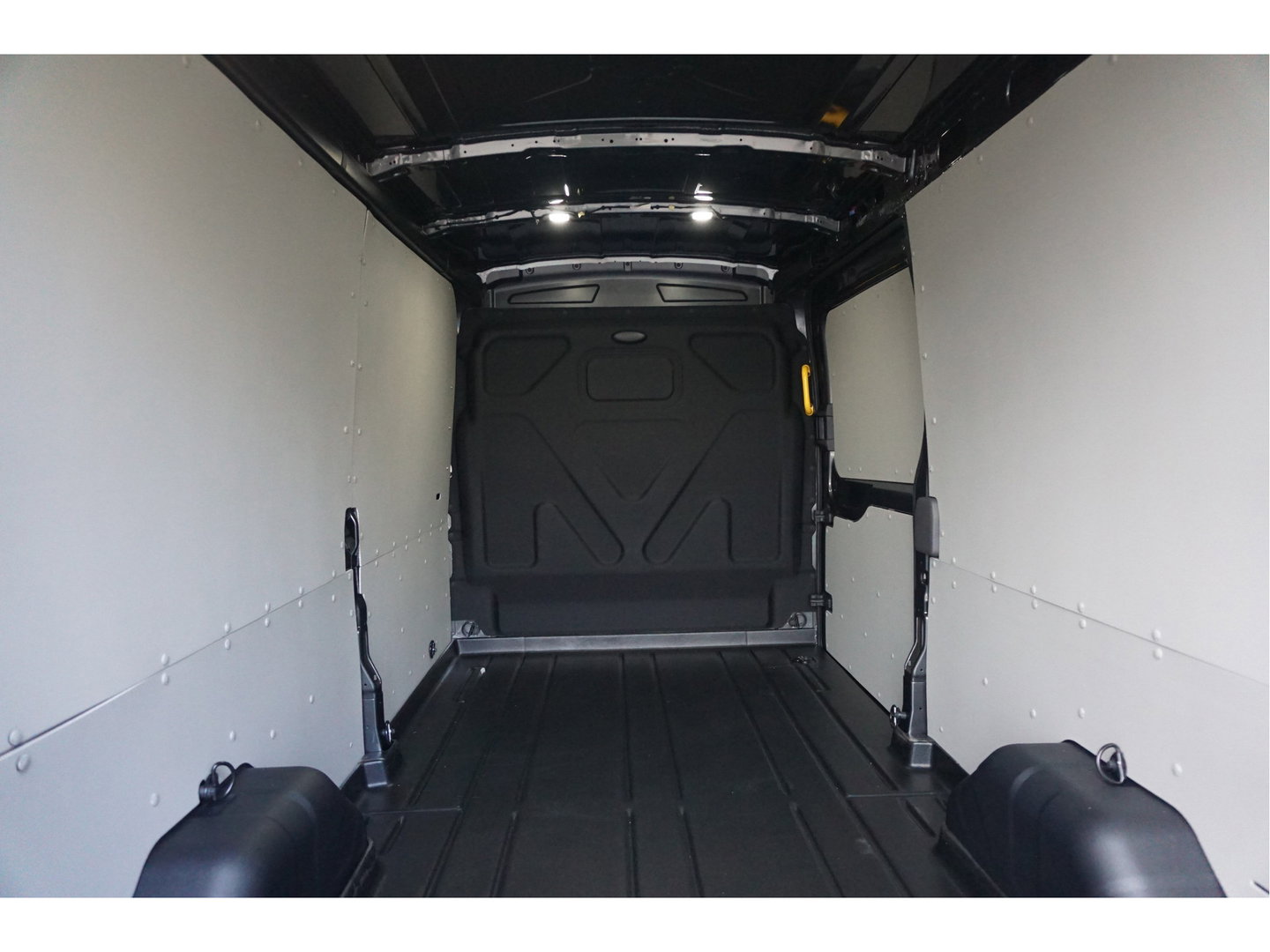 Ford Transit 350L 130PK L3H2 BPM VRIJ!! Sync4 Navi, 360 Camera, LM Velg, Trekhaak!! NR. A96