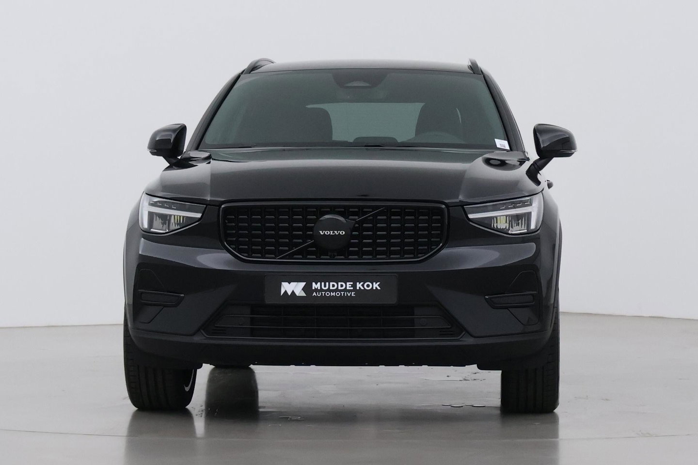 Volvo XC40 2.0 B3 Plus Black Edition | Harman/Kardon | Pilot Assist | Camera | BLIS | Memory | Stoel+Stuurverwarming | Keyless | ACC | 20 Inch
