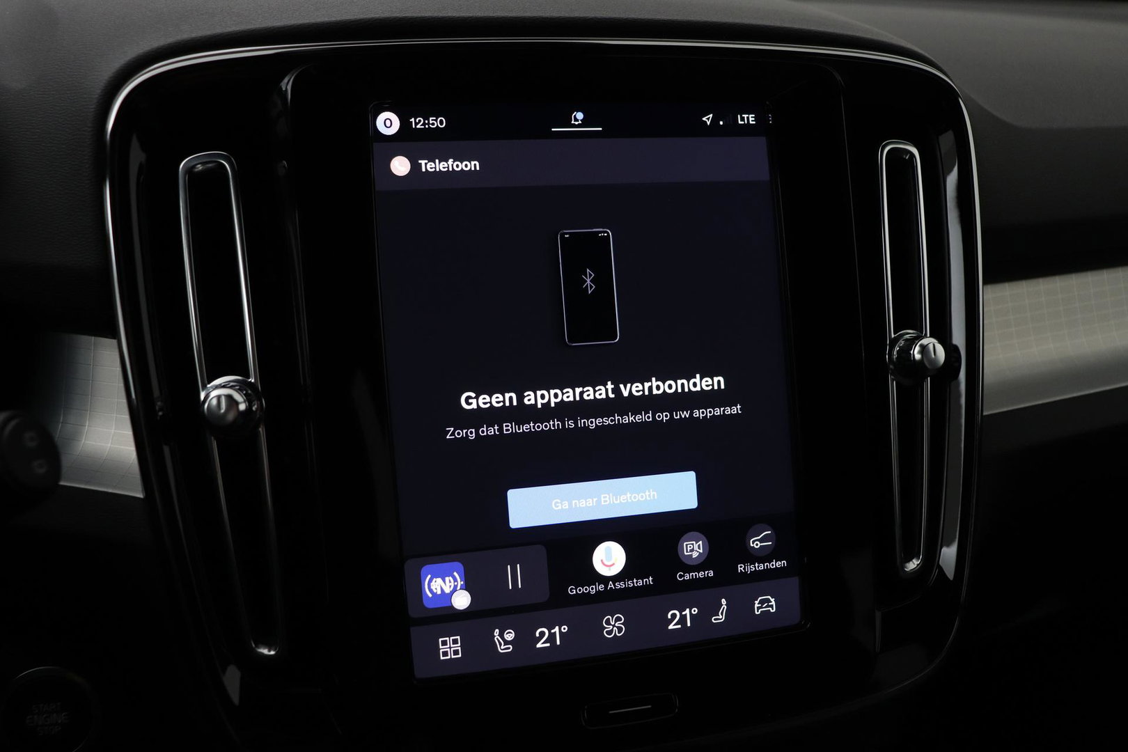 Volvo XC40 2.0 B3 Plus Black Edition | Harman/Kardon | Pilot Assist | Camera | BLIS | Memory | Stoel+Stuurverwarming | Keyless | ACC | 20 Inch