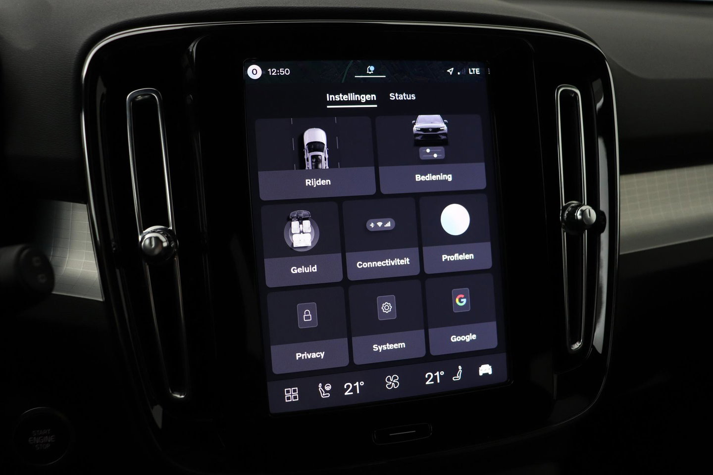 Volvo XC40 2.0 B3 Plus Black Edition | Harman/Kardon | Pilot Assist | Camera | BLIS | Memory | Stoel+Stuurverwarming | Keyless | ACC | 20 Inch