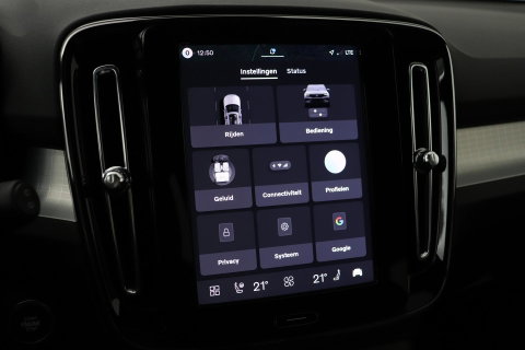 Volvo XC40 2.0 B3 Plus Black Edition | Harman/Kardon | Pilot Assist | Camera | BLIS | Memory | Stoel+Stuurverwarming | Keyless | ACC | 20 Inch