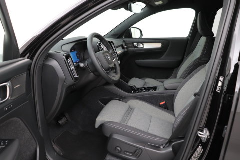 Volvo XC40 2.0 B3 Plus Black Edition | Harman/Kardon | Pilot Assist | Camera | BLIS | Memory | Stoel+Stuurverwarming | Keyless | ACC | 20 Inch