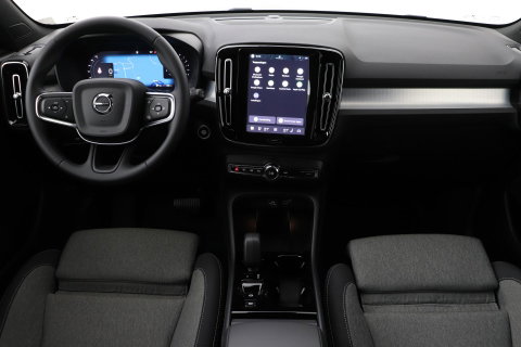 Volvo XC40 2.0 B3 Plus Black Edition | Harman/Kardon | Pilot Assist | Camera | BLIS | Memory | Stoel+Stuurverwarming | Keyless | ACC | 20 Inch