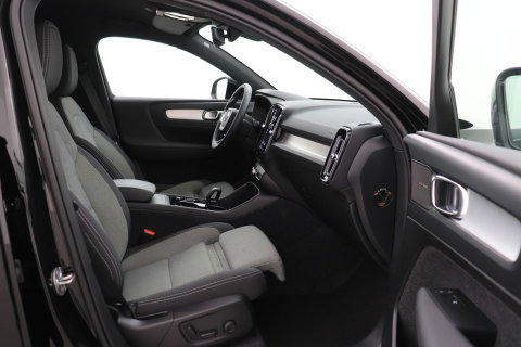 Volvo XC40 2.0 B3 Plus Black Edition | Harman/Kardon | Pilot Assist | Camera | BLIS | Memory | Stoel+Stuurverwarming | Keyless | ACC | 20 Inch