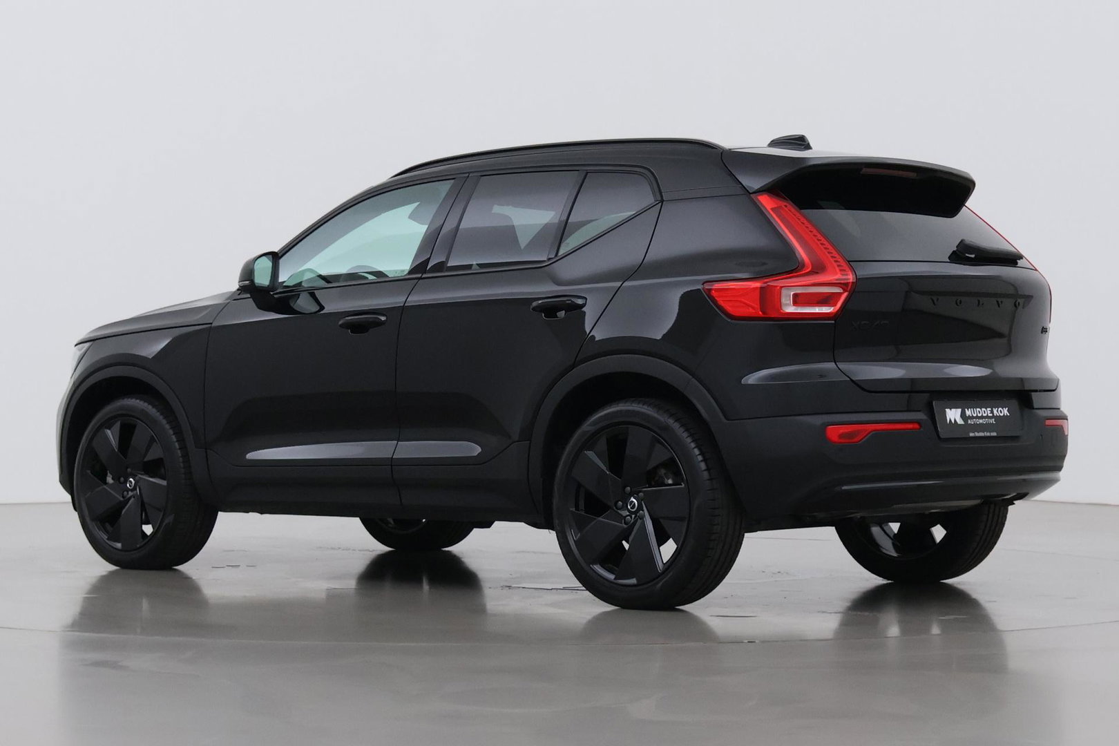Volvo XC40 2.0 B3 Plus Black Edition | Harman/Kardon | Pilot Assist | Camera | BLIS | Memory | Stoel+Stuurverwarming | Keyless | ACC | 20 Inch