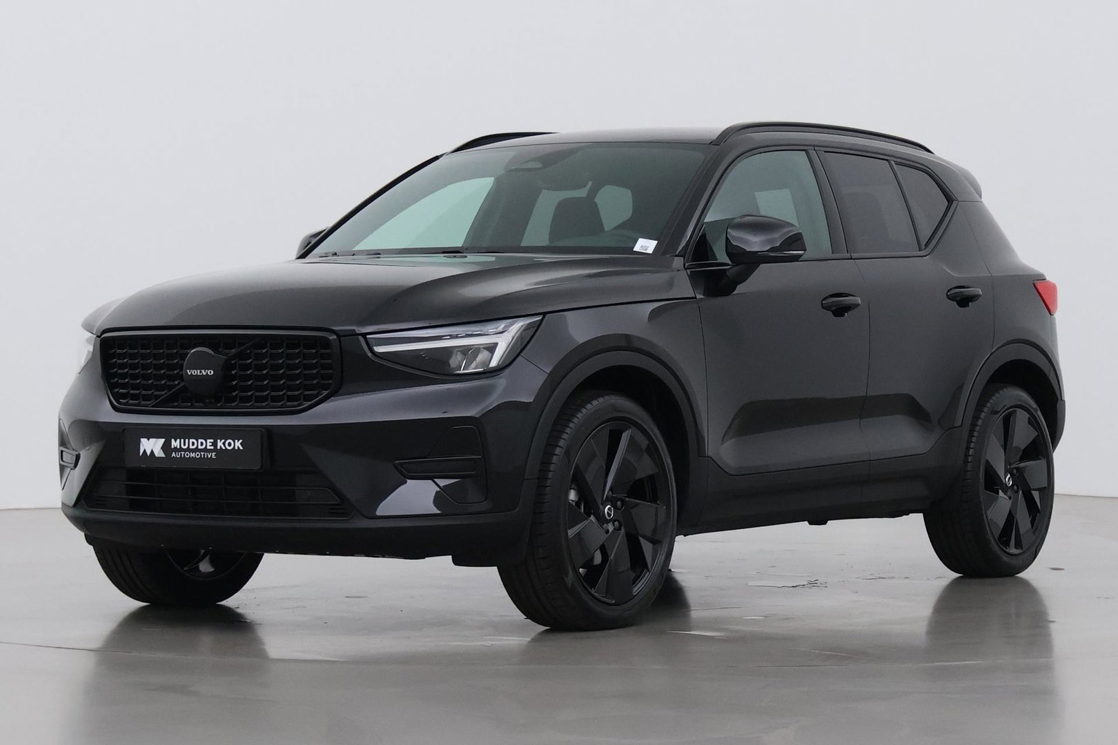 Volvo XC40 2.0 B3 Plus Black Edition | Harman/Kardon | Pilot Assist | Camera | BLIS | Memory | Stoel+Stuurverwarming | Keyless | ACC | 20 Inch