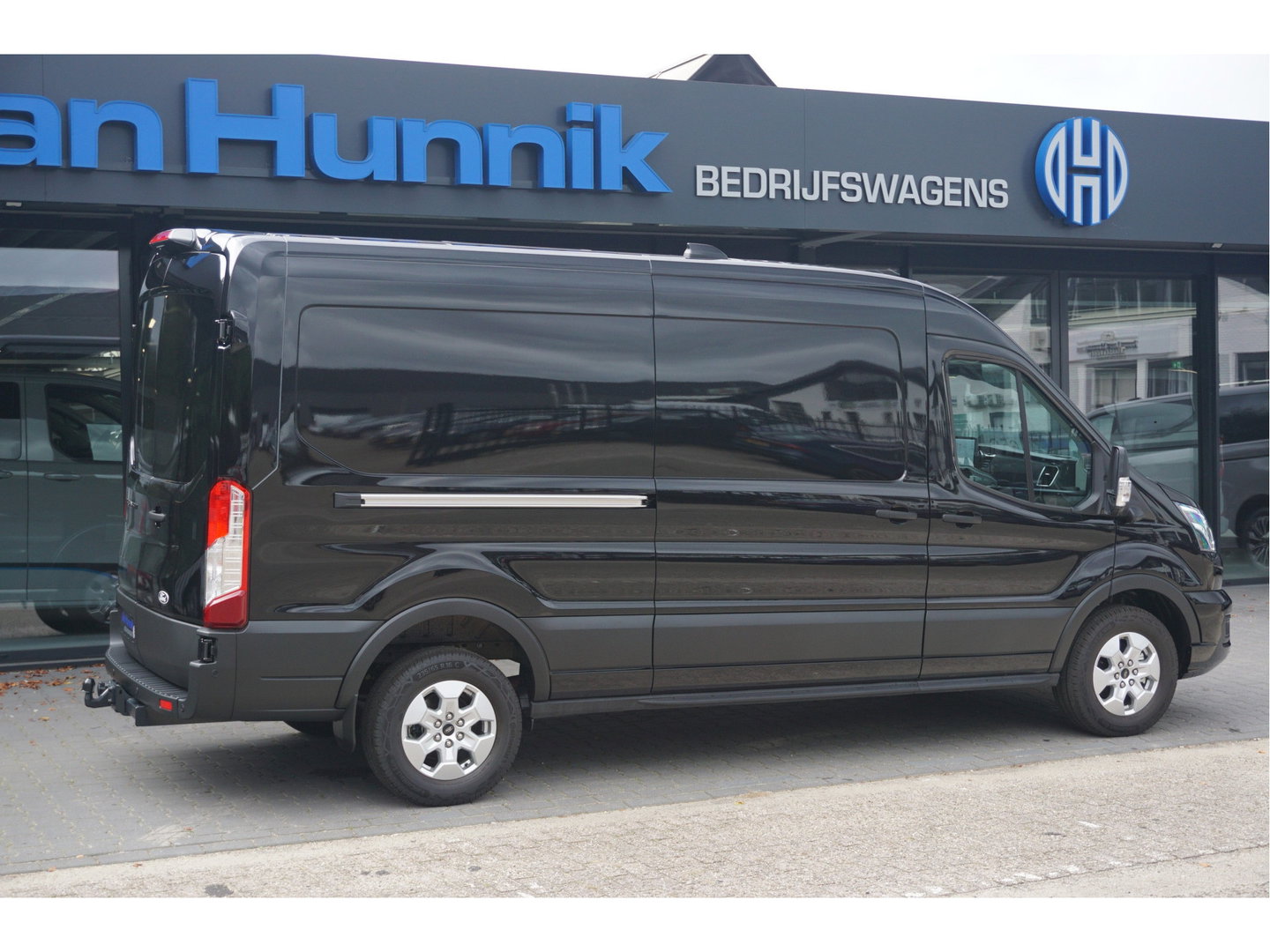 Ford Transit 350L L3H2 Limited AUT-10 RWD 165PK BPM VRIJ 3.5T Trekhaak, Navi, Adap. Cruise, 360° Cam!! NR. A203