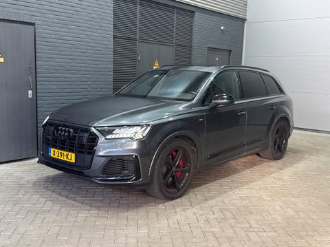 Audi Q7 60 TFSI e quattro Competition | Luchtvering | Trekhaak | Panoramadak | Massage+Ventilatie | Matrix LED | ACC | Camera | 21 Inch