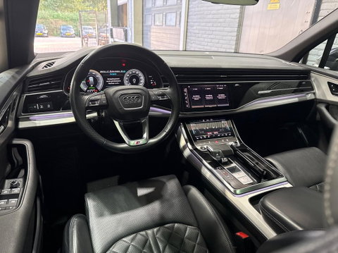 Audi Q7 60 TFSI e quattro Competition | Luchtvering | Trekhaak | Panoramadak | Massage+Ventilatie | Matrix LED | ACC | Camera | 21 Inch
