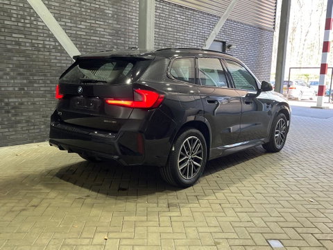 BMW X1 sDrive18i | M Sport | Adaptief M-Onderstel | Keyless Entry | Adaptieve LED | Stoelverwarming | Sportstoelen | Shadow Line