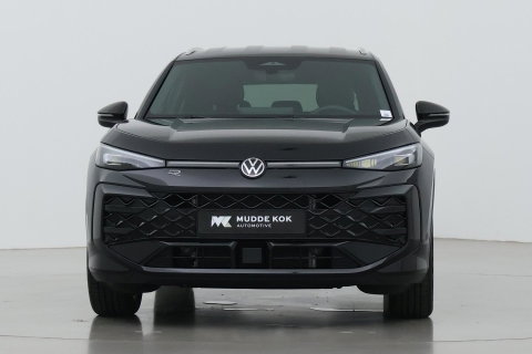 Volkswagen T-Roc 1.5 eTSI R-Line | ACC | Trekhaak | BLIS | Camera | Keyless Advanced | Stoel+Stuurverwarming | Getint glas