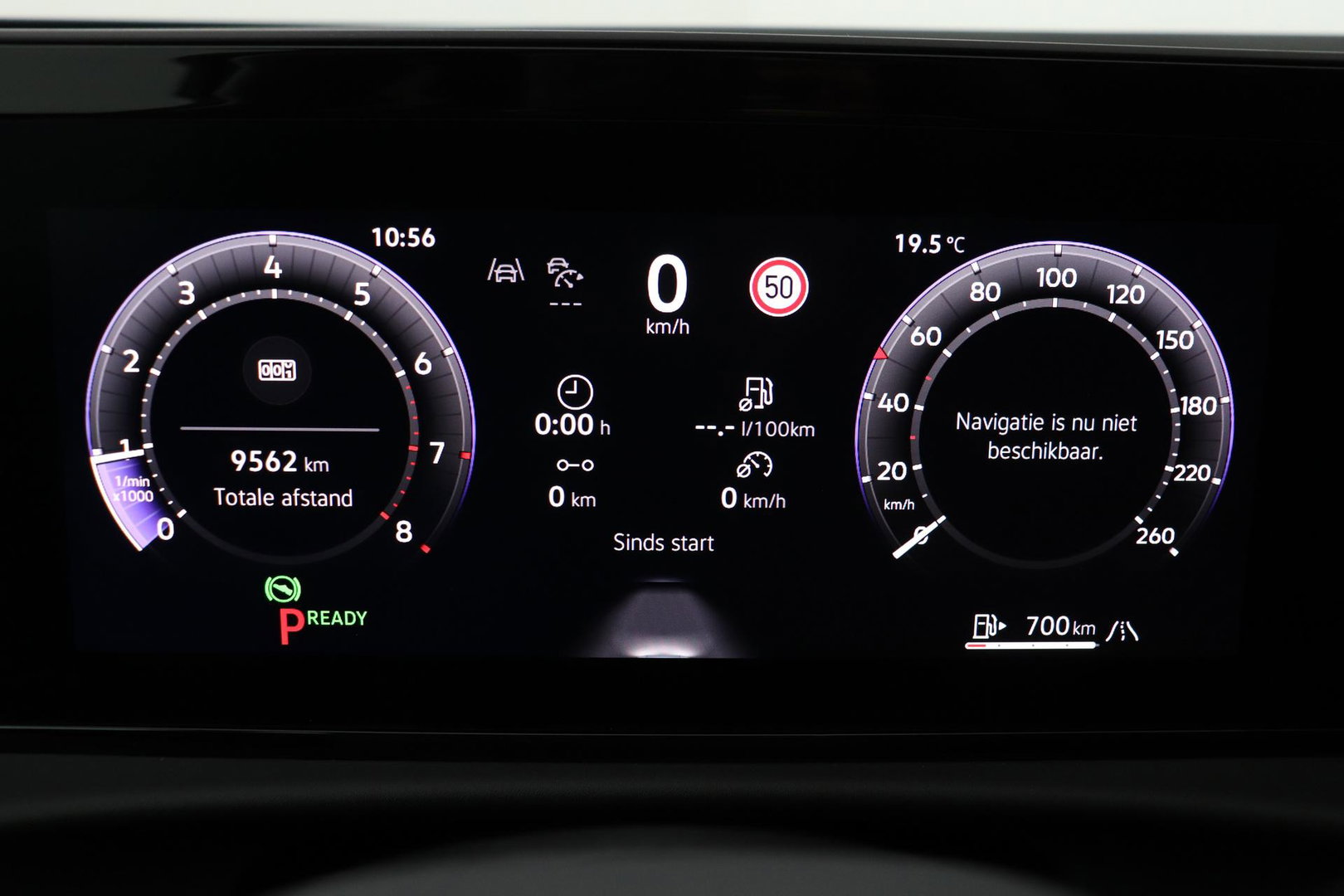 Volkswagen T-Roc 1.5 eTSI R-Line | ACC | Trekhaak | BLIS | Camera | Keyless Advanced | Stoel+Stuurverwarming | Getint glas